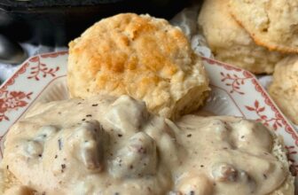 SAUSAGE GRAVY – The Southern Woman Cooks