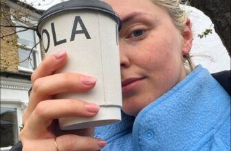 The Scorching Woman Stroll Playlist — Estée Lalonde