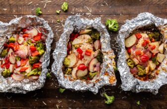 Tacky Ranch Rooster Foil Packets