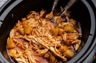 Sluggish Cooker Hawaiian Barbecue Rooster