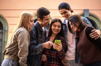 Individuals used 100 trillion megabytes of wi-fi knowledge final yr