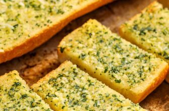 Selfmade Garlic Bread – Spend With Pennies