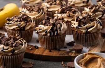 Banana Cupcakes | Cookies & Cups